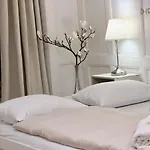Traditional Old Town In Perfect Location Apartman *