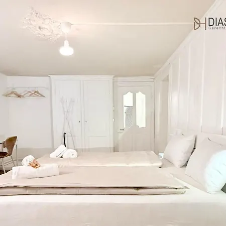Апартаменты Traditional Old Town In Perfect Location