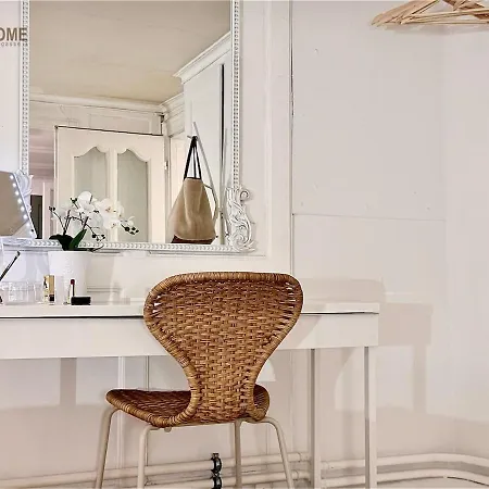 Traditional Old Town In Perfect Location Berne