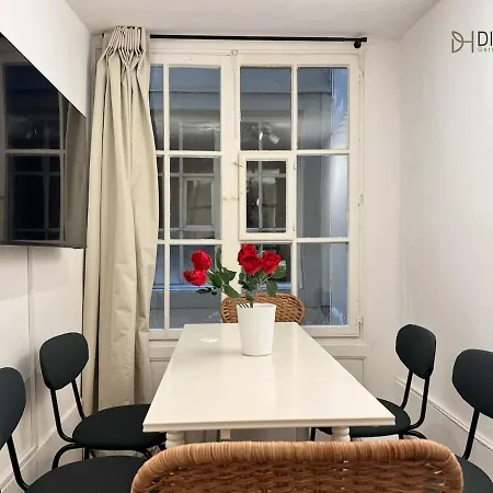 Traditional Old Town In Perfect Location Appartement *