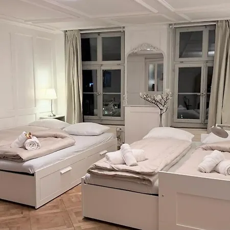 Traditional Old Town In Perfect Location Appartement