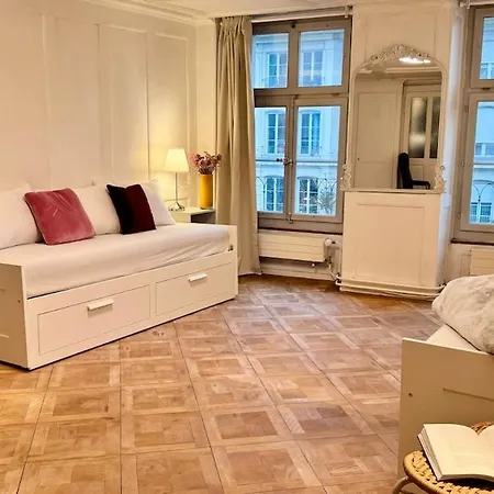 Апартаменты Traditional Old Town In Perfect Location Берн