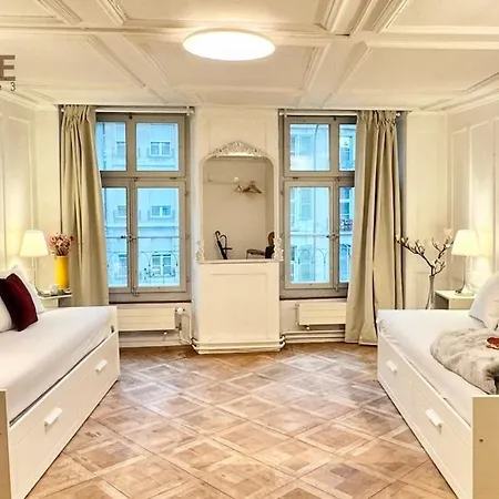 Traditional Old Town In Perfect Location Appartement