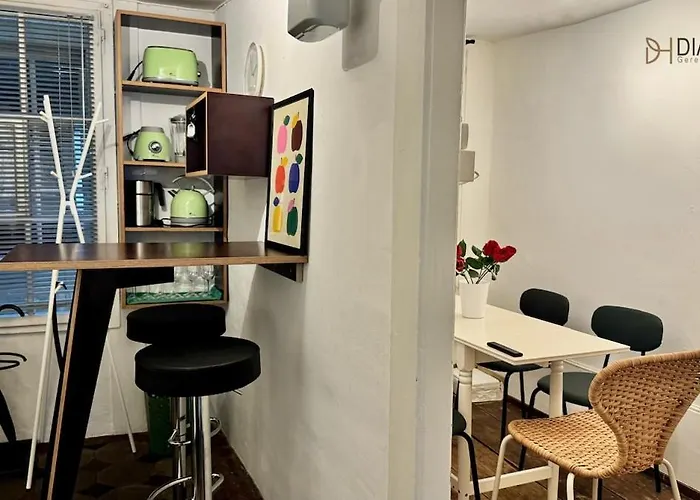 Traditional Old Town In Perfect Location Apartman